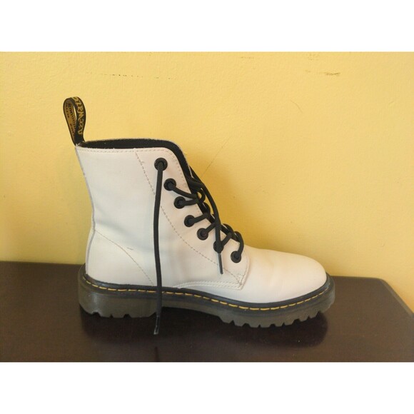 Dr. Martens Women's Combat Boots White AW004 Luana Lace Up Air Wair Size 8 Nice - Picture 5 of 14
